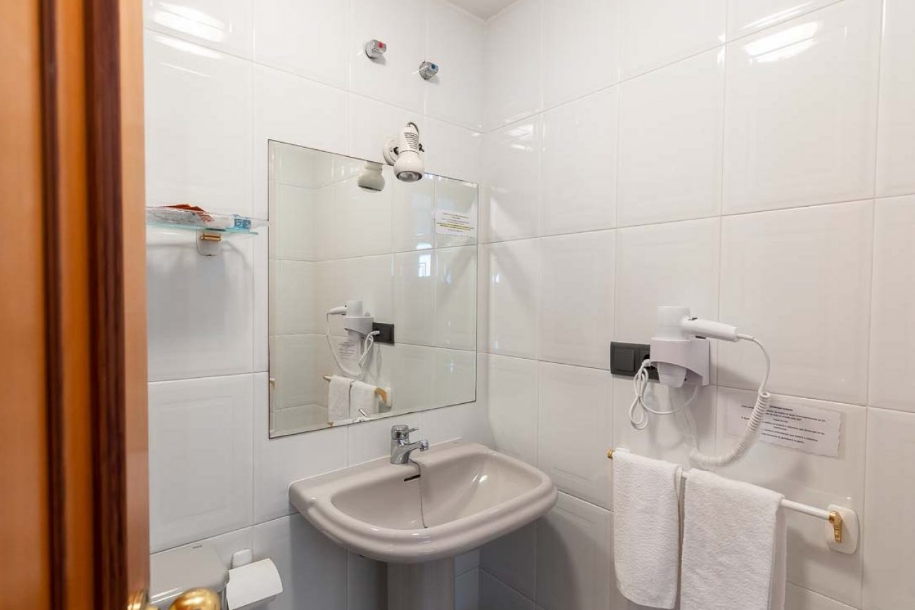 Aseo con secador y amenities