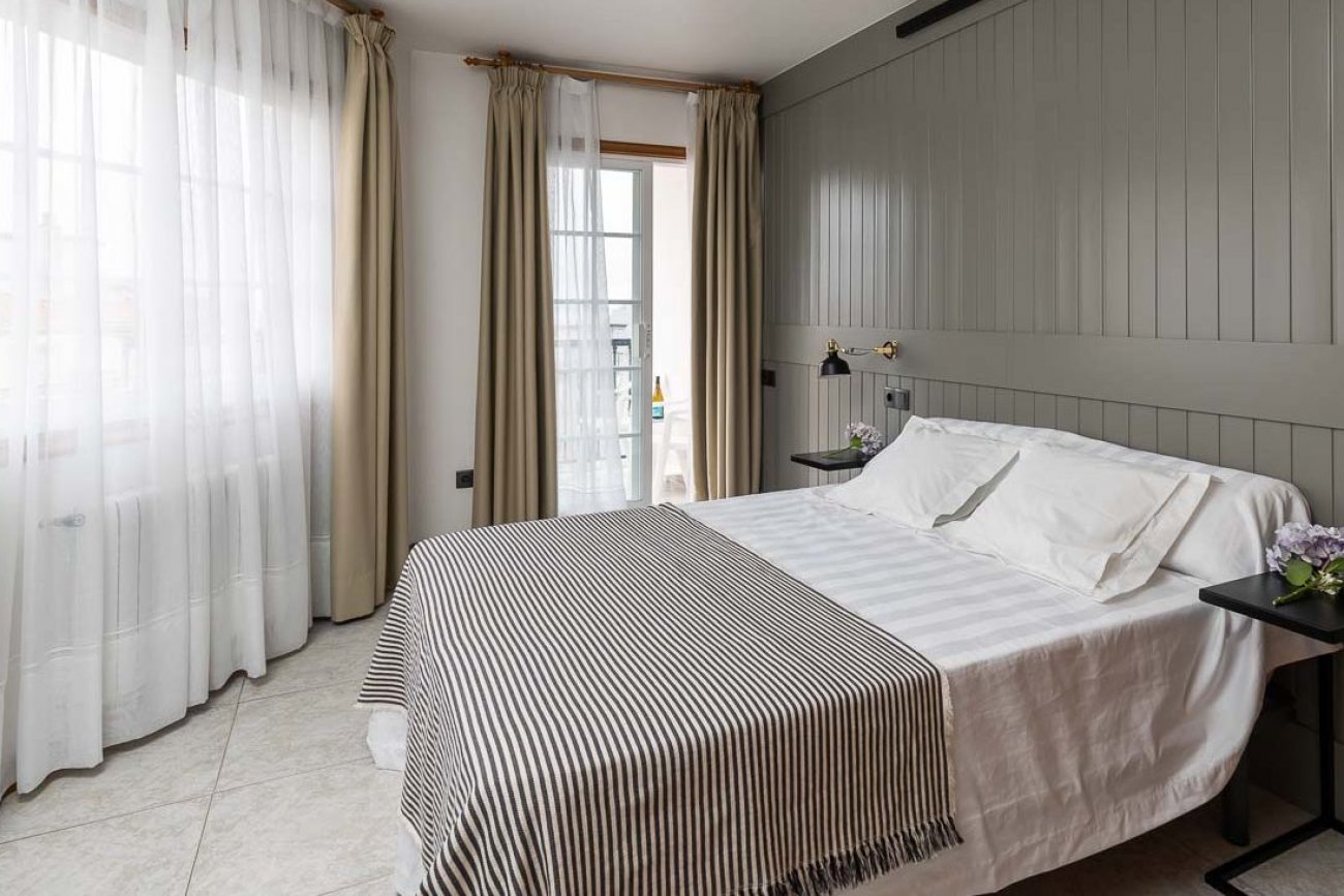 Habtiación con balcón